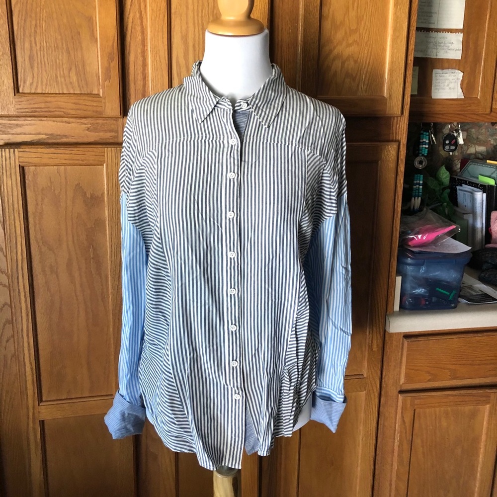 🍁Free People Blue Button Striped Long Sleeve Top